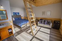 Alpenglow Ridge Forget-Me-Not Hotels in Healy