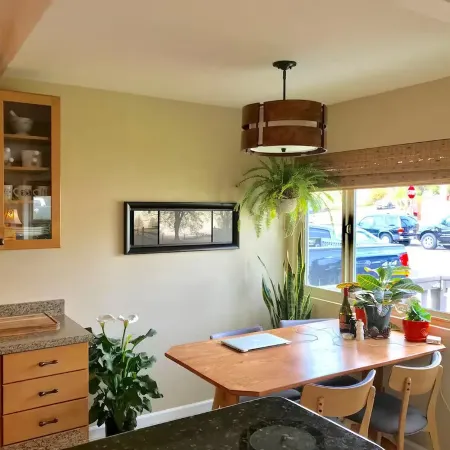 Central Encinitas, 1.4 Miles from Beach