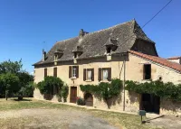 Charming Aveyron house in the heart of nature, close to a hiking trail.