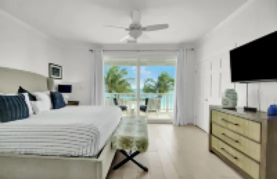 Directly on Beach! White Sand Turquoise Water at Your Doorstep-304 Blues Point Hotels in 