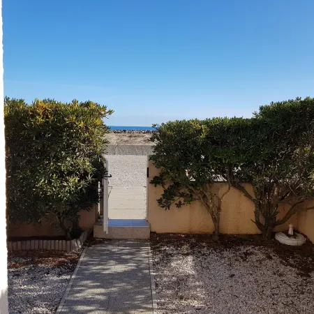 Large 3 Bedroom Apartment on the Seafront in Quiet Barcarès Just Off the Beach