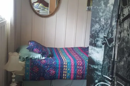 Historic summer house by the sea Отели в г. Уонгануи