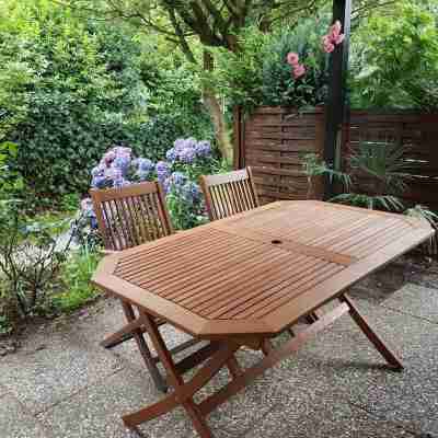 Stylish apartment in a fantastic location right on Volkspark Hotel Exterior