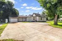 Spacious 4-bedroom w/ full en suite baths -  1/2 mile from Covington Square!