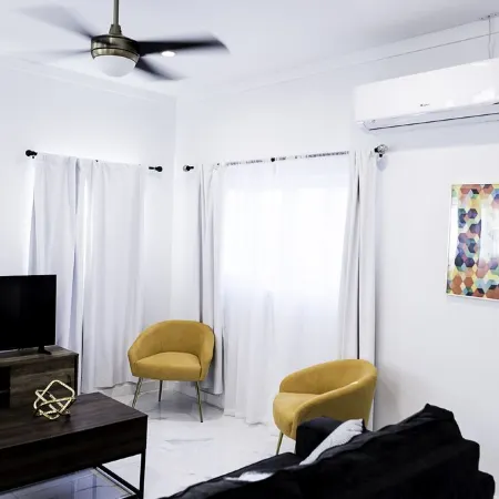 Townhouse w/Pool Near Beach, Airport & Supermarket