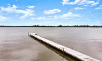 Adorable Chapman Lake Front Home Hotel a Plain Township