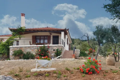 Luxury beachside villa, with two bedrooms and uninterrupted sea view