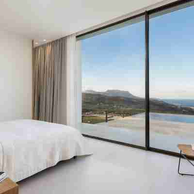 Villa with fantastic view, heated pool Rooms