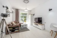 Luxury apARTment By The Sea + FREE PARKING+HBO+Netflix Odesos 호텔