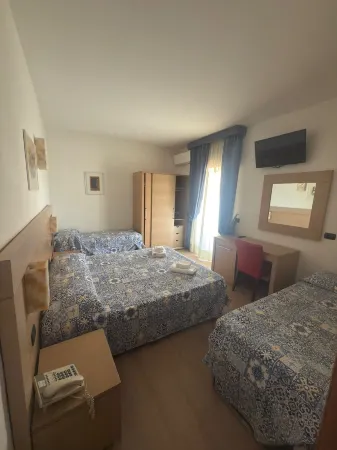 Hotel Grotte Отели в г. Tonnarella