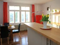 INSELVILLA - Holiday apartment on the island in Hameln 하멜른 호텔