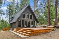 Shaver Wood Forrest-Smokey Tree Hotels in Shaver Lake