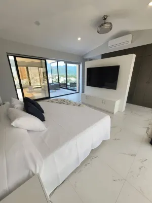 Penthouse with Mountain to Ocean Views Hotels in Versalles