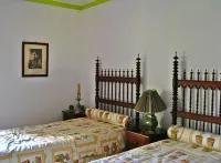 Quinta do Freixieiro - Swimming Pool House Hotels in Cinfaes