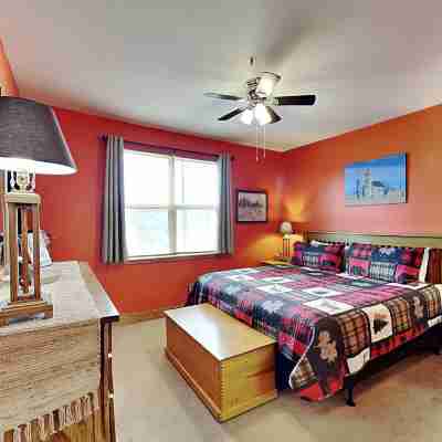 Up To Par 3211 Rooms