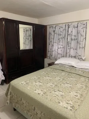 Modern 2 bedroom apartment in Goodwill, within walking distance to Roseau.