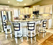 Next to horse races! On lake Hamilton