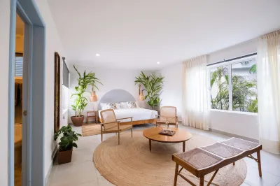 Private Oceanfront Villa / Fully Staffed / daily cleaning and concierge.