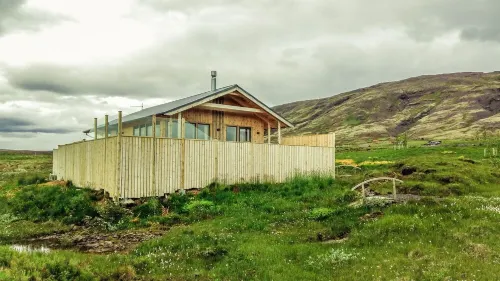 Amazing cabin with warm interior, hot tub, fire place, projector & magical views