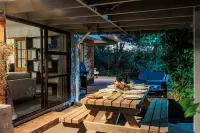 Relax and unwind in your home away from home in a large private home Hotels in 