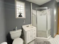 Private Downtown Apt, King Bed, Jet Bath, Fireplace, Grill, near Indiana Dunes Hotels in Chesterton