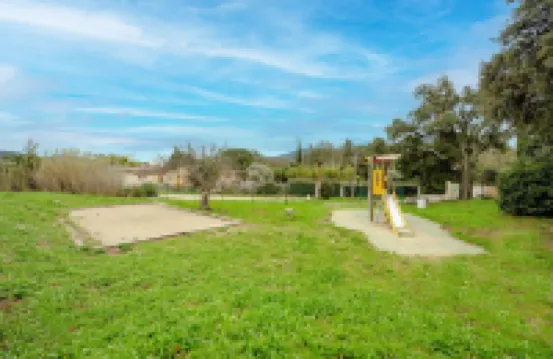 Superb apartment with swimming pool 普朗－德拉圖爾酒店