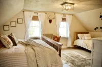 Little White Farmhouse in Sister Bay Hotels in Liberty Grove