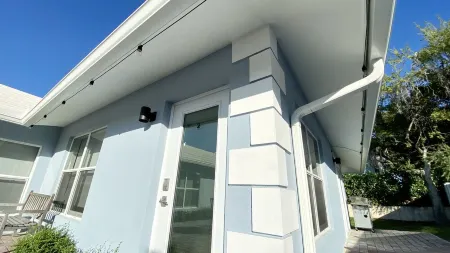 Family house! 2 BLOCKS FROM THE BEACH 3B/3B