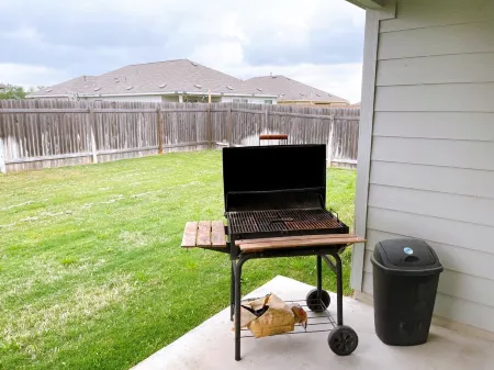 Discover Central Texas: Full Home in Austin/Kyle!