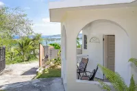 Two Bedroom cottage overlooking the city of Montego Bay Jamaica. Great View!