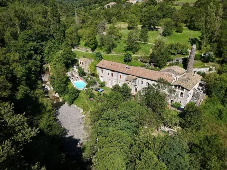 Gîte la Magnanerie en Bord de Rivière avec Cascade - Domaine au Ch'ti Ardéchois