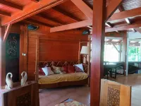 Maison, Havre de Paix, vue Nature mer et Montagne. Piscine,2 par 4 Privée Hotels in Marigot