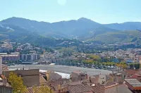 4-star apartment in Banyuls! Duplex with amazing terraces. Beach 2 minutes away!