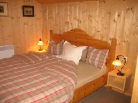 Stylish and cozy: Austrian wooden chalet for 8, only 300m from slopes