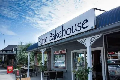 Spacious 3 Bedroom house. 2 minute walk to  Fairlie town & famous  pies! Hotels near Four Peaks High Country Track