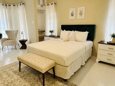 Falcon Sunset 2br Apt/Free Airport Transportation/Gated Complex /Security Các khách sạn ở 