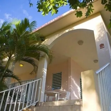 Hidden Gem in Esperanza--Easy Walk to Waterfront, Restaurants, Shops & Beach