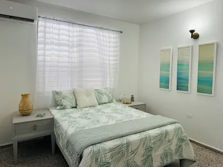 Combate Beach View Apt 3 Отели в г. Бокерон