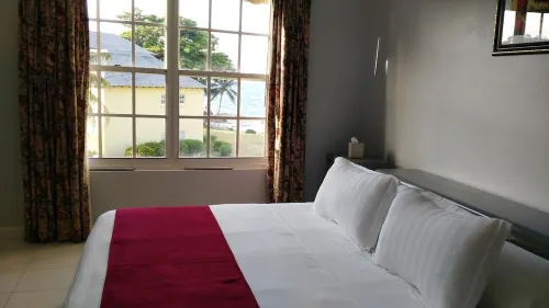 Cozy Beachfront Condo- The Perfect home , where children stay free