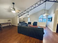 “3bdrm Barn Apt Sunset Pointe Hotels near Talladega Superspeedway