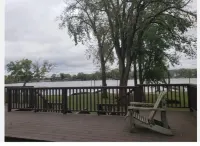 Bayfront Cottage is a 3 bedroom house on Richmond Bay.