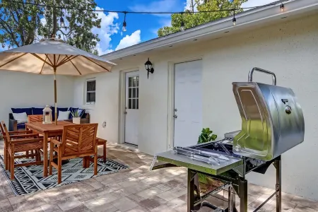 Cobia Cottage by the Sea - Brand New Putting Green and Peloton!