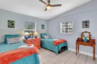 The Dahl House in Sebastian, just minutes to the Indian river and Wabasso Beach.