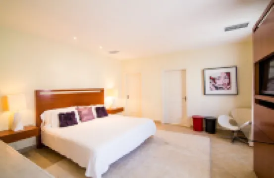 Porto Cupecoy : Spacious 2 BRS condo on Porto Cupecoy Marina