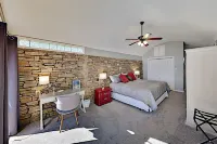 Butterfly Beach House-Private Sandy Beach(100, Boat Dock, 5BR/3BA, Sleeps 14