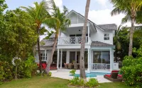 BREATHTAKING : on water front with panoramic views + pool + dock