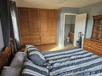 Charming 2-bedroom house just 12 miles from  airport with spectacular auroras.