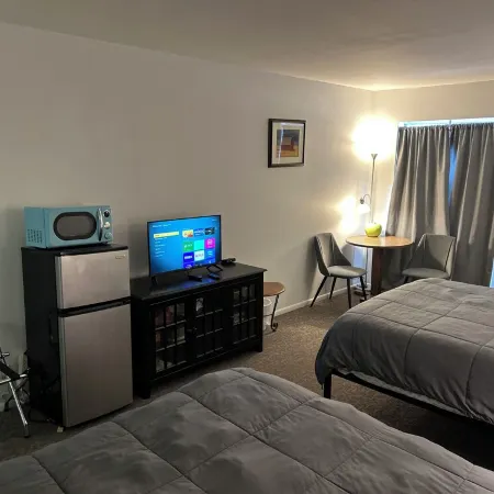 Cozy studio with Smart TV and WiFi in Fillmore.