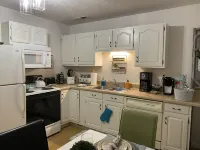 Cozy Apartment (sleeps 6) Các khách sạn ở Kodak