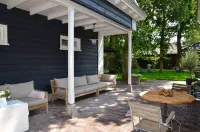 BERGEN: 'Boschlust', beautiful apartments in country house style and close to the beach! Hotels in Bergen